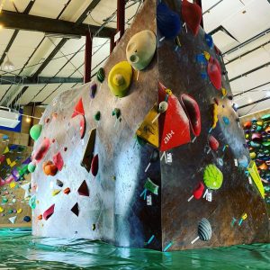 ボルダリングジムZEROの水戸店のクライミングウォール